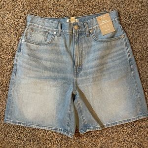 Madewell light wash Jean shorts size 28